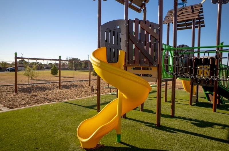 AGE-INCLUSIVE PLAYGROUND